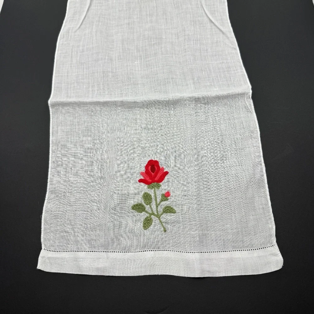 Vintage,Unused White Madeira Linen , Embroidered Rose Finger Tip Guest Towel